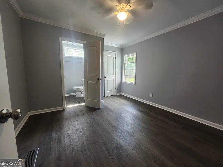 25 E Church St — Photo 6