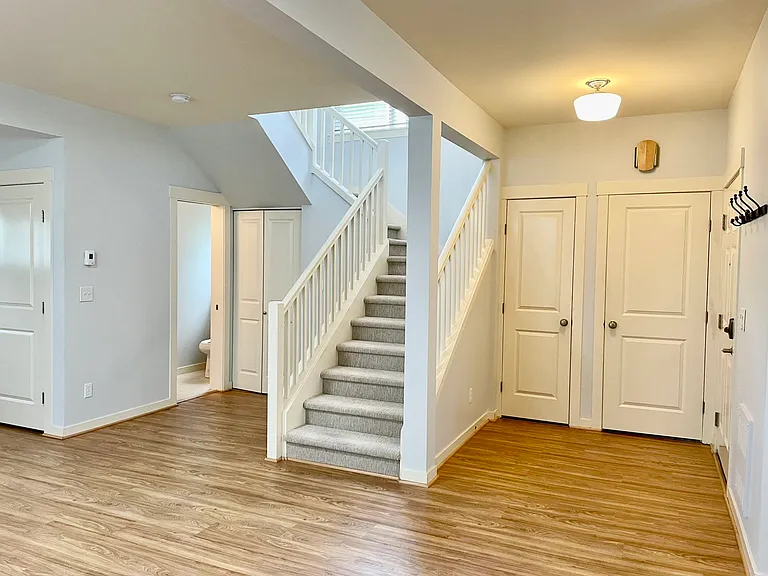 1898 NE Kincaid Walk — Photo 13