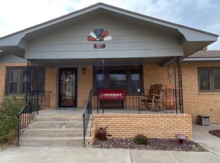 907 S Jackson St, Hugoton, KS 67951