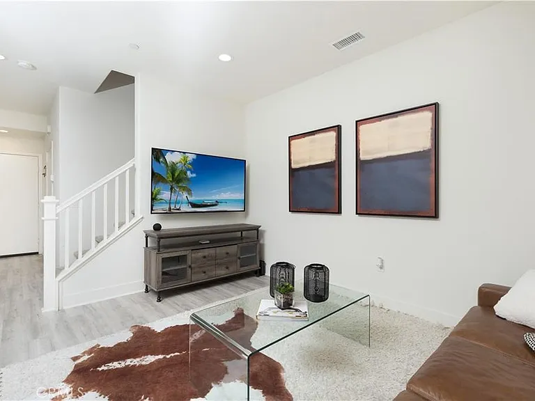 328 S Auburn Heights Ln — Photo 4