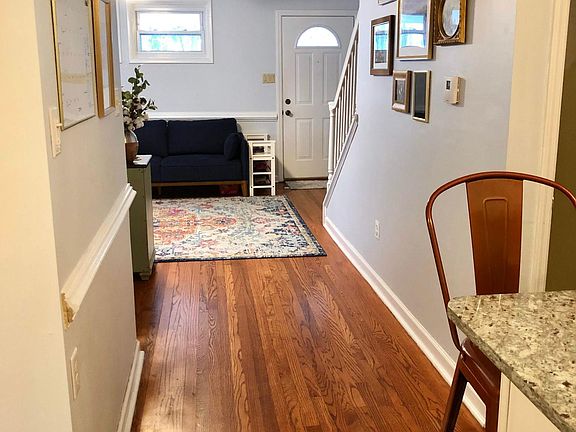 5th image of 2251 Sweetbriar Dr
