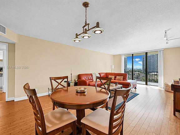 5th image of 18151 NE 31st Ct APT 1103