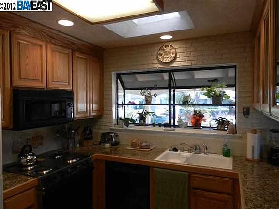 4th image of 4954 Winchester Pl