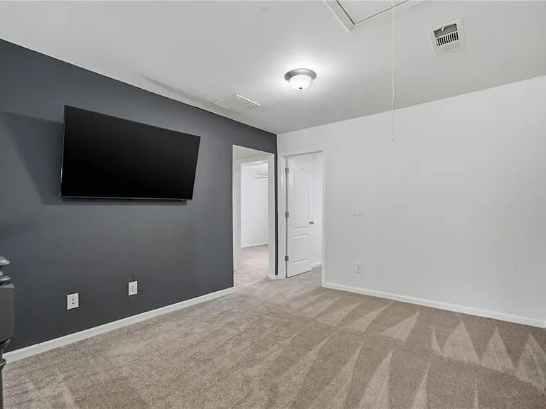 1697 Paxton Dr — Photo 21
