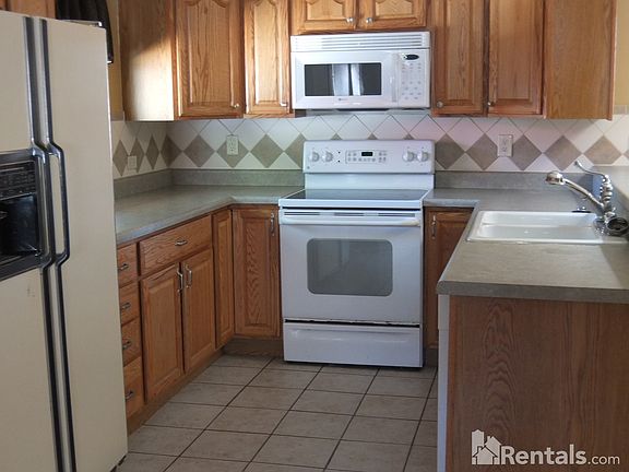 5th image of 1605 Camino Del Rex
