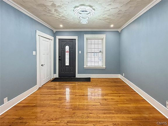 4th image of 1309 Butternut St