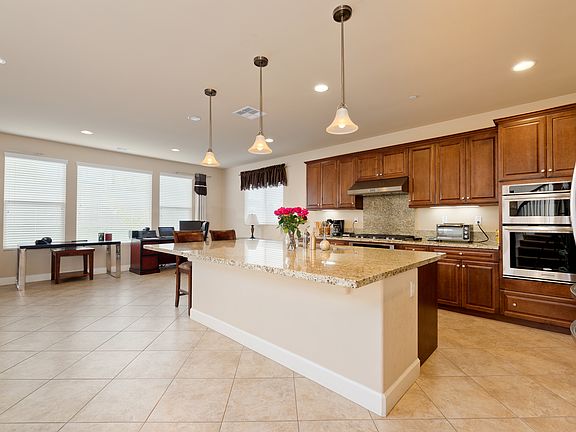 4th image of 1532 Avila Ln