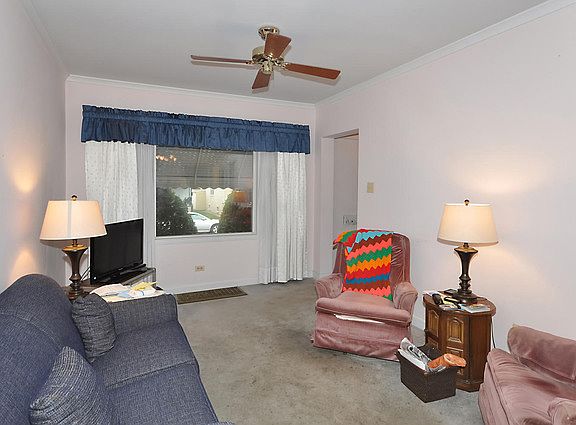 2nd image of 3521 N Oleander Ave