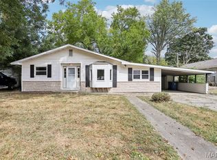 311 E 3rd St, Trenton, IL