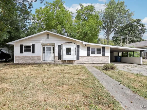 311 E 3rd St, Trenton, IL 62293