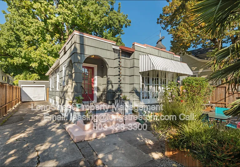 4115 SE Gladstone St — Photo 1