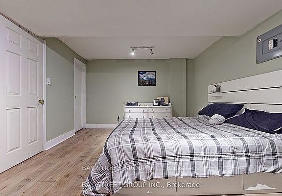 5th image of 40 Henricks Rd