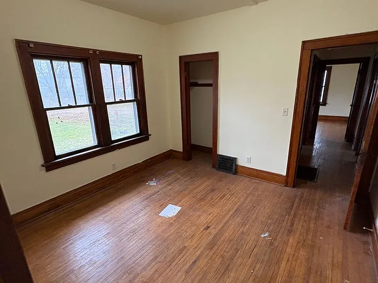 740 Grant Ave — Photo 2
