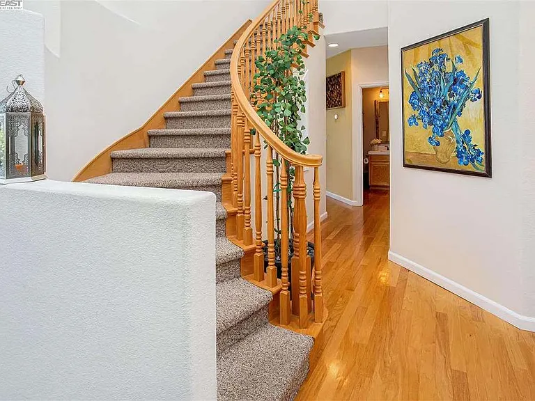 298 Mercury Way — Photo 11