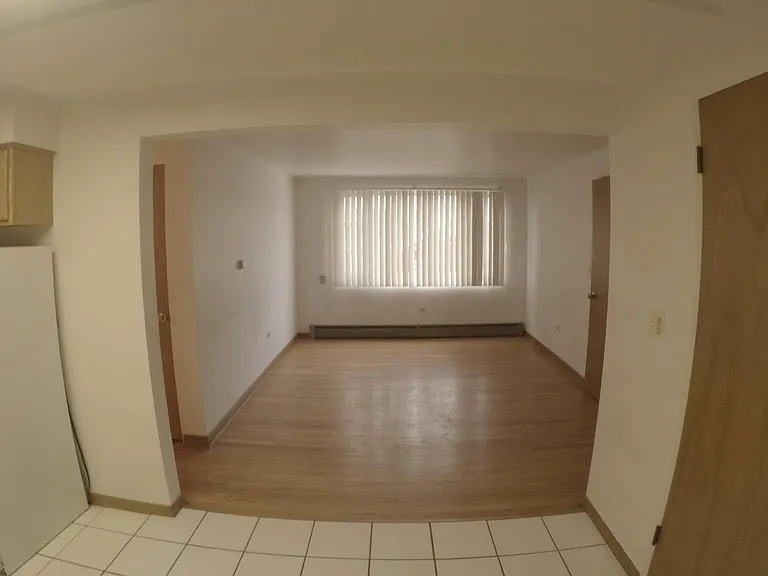 2604 Clarence Ave #2N — Photo 3