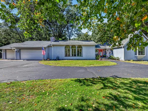 3985 Harbor Point Dr, Muskegon, MI 49441