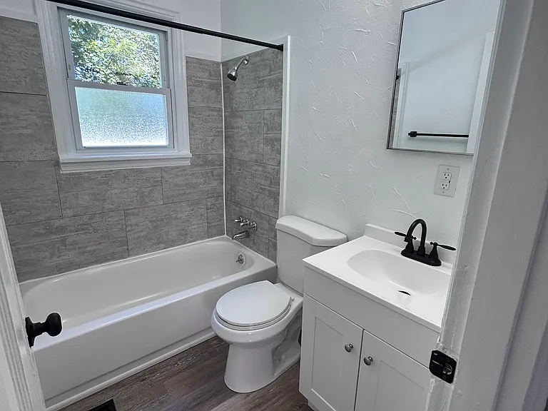 5305 Charloe St — Photo 9