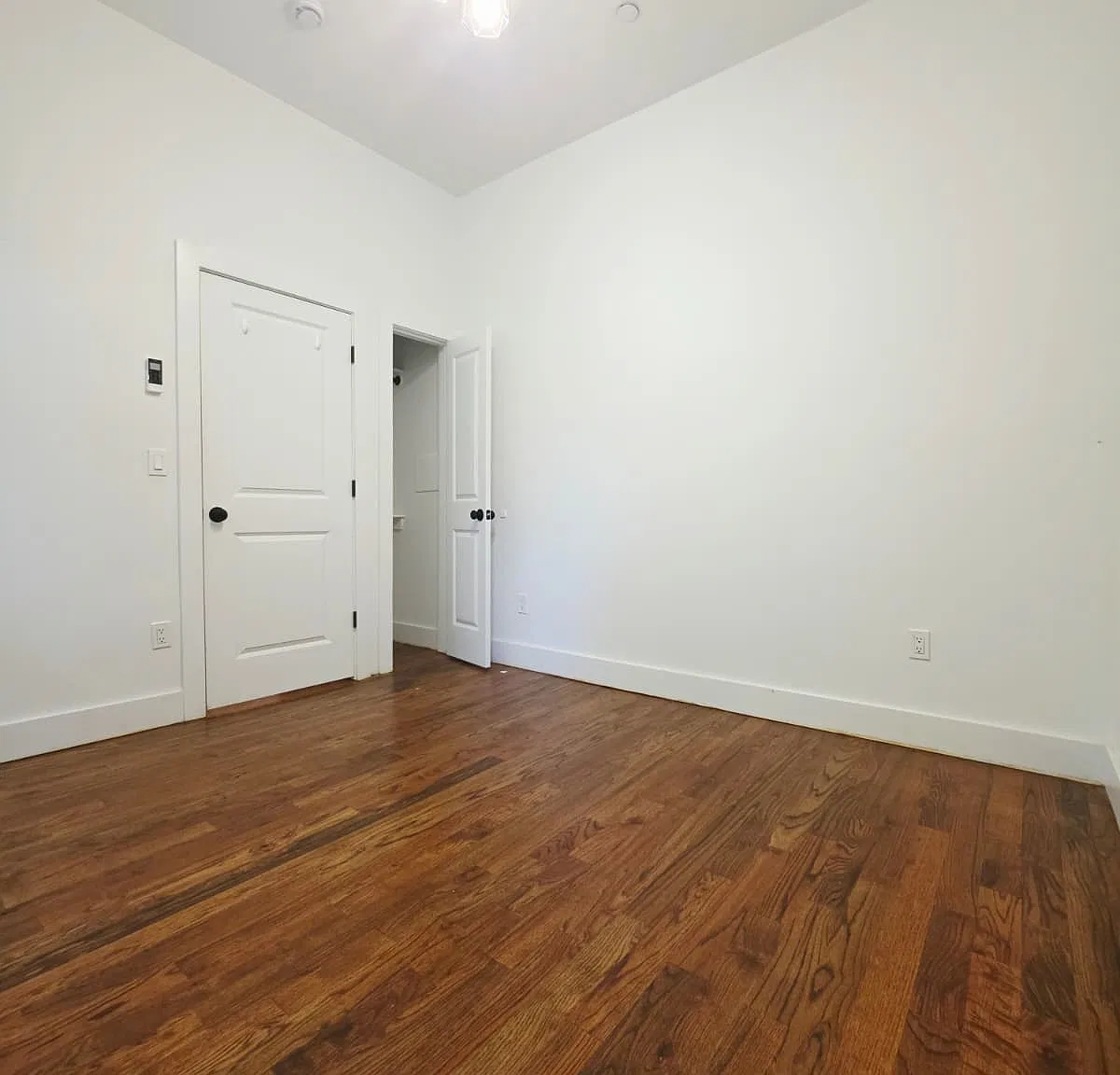 2 bed, 800 sqft, $2,250 — Photo 4