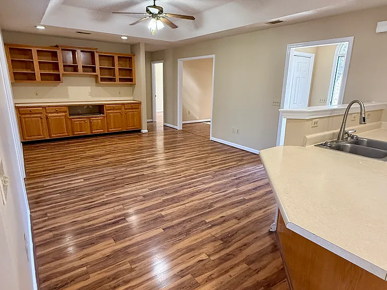 1005 Houndsbark Ct — Photo 13