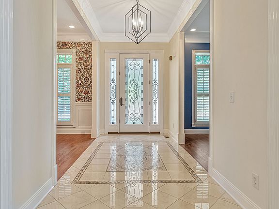 3rd image of 1506 Avellino Cir