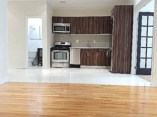 1st image of 117 Elizabeth St APT 4B
