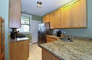 4th image of 3056 W Sunnyside Ave #1