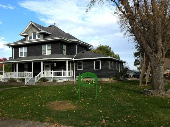 423 Butler St, Ackley, IA 50601