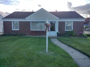 26391 Grandmont St, Roseville, MI 48066