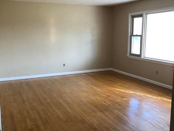3rd image of 6507 Skyline Dr
