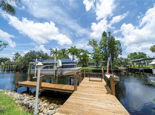 6075 Island Park Ct, Fort Myers, FL 33908