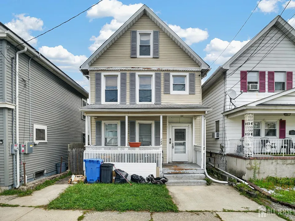 127 S Pine Ave