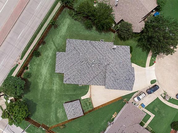 3rd image of 3619 Zoeller Ct