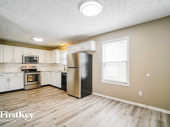 4th image of 8301 Mira St