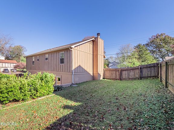 5th image of 1801 Dunraven Dr
