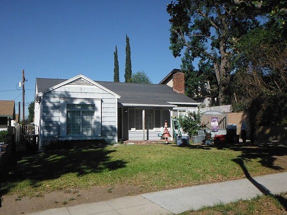 3rd image of 533 Cambridge Dr
