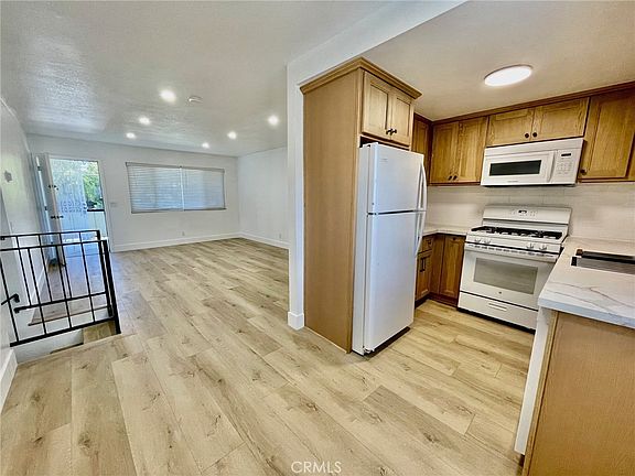 3rd image of 821 Calle Puente #821-3