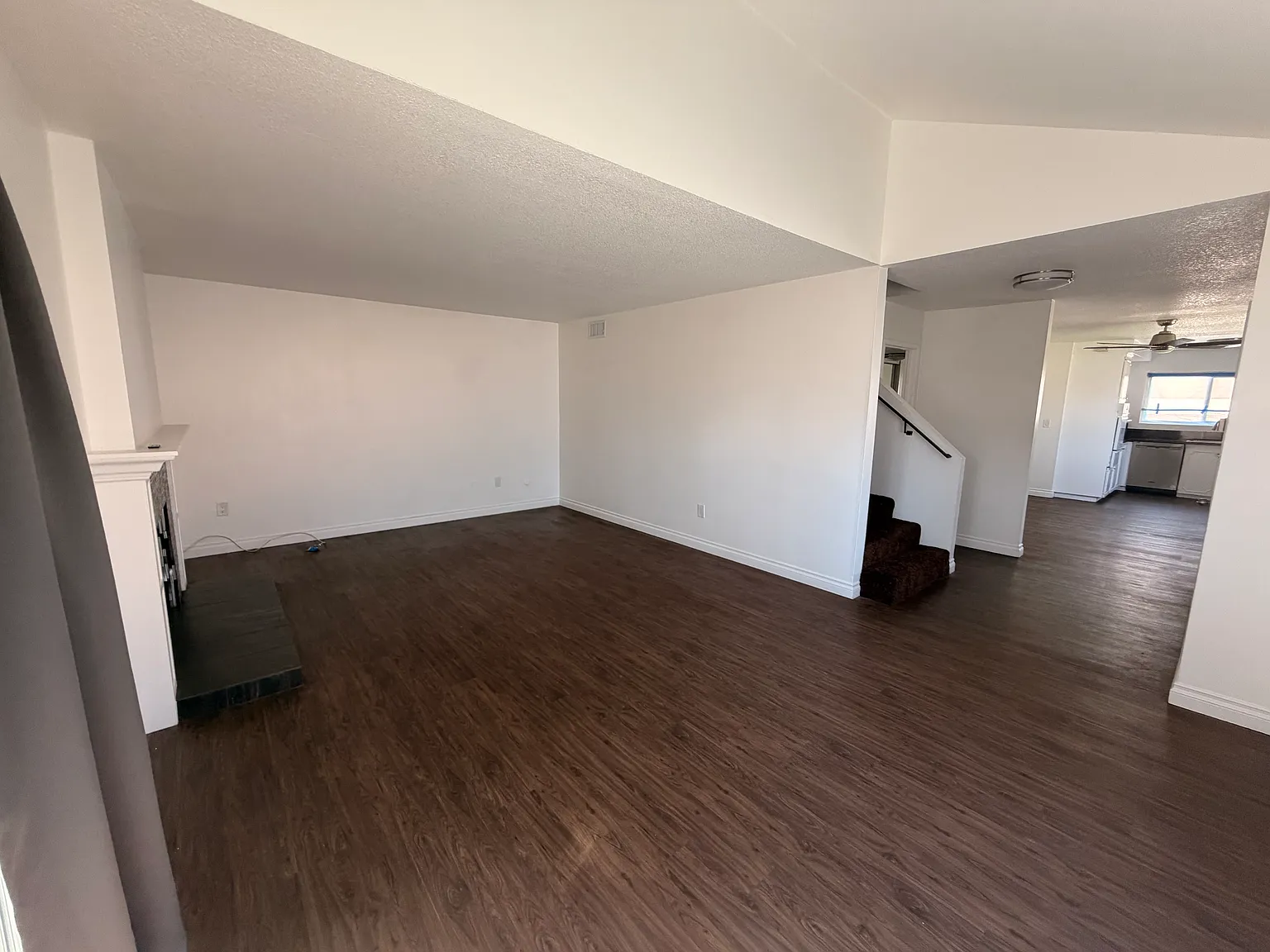 3 bed, 1300 sqft, $3,300 — Photo 3