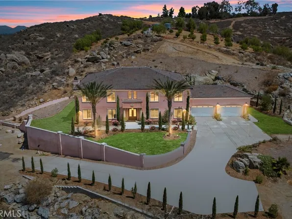 17190 Small Canyon Ln, Riverside, CA 92506