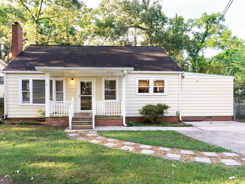 1st image of 611 Briarwood Cir NW