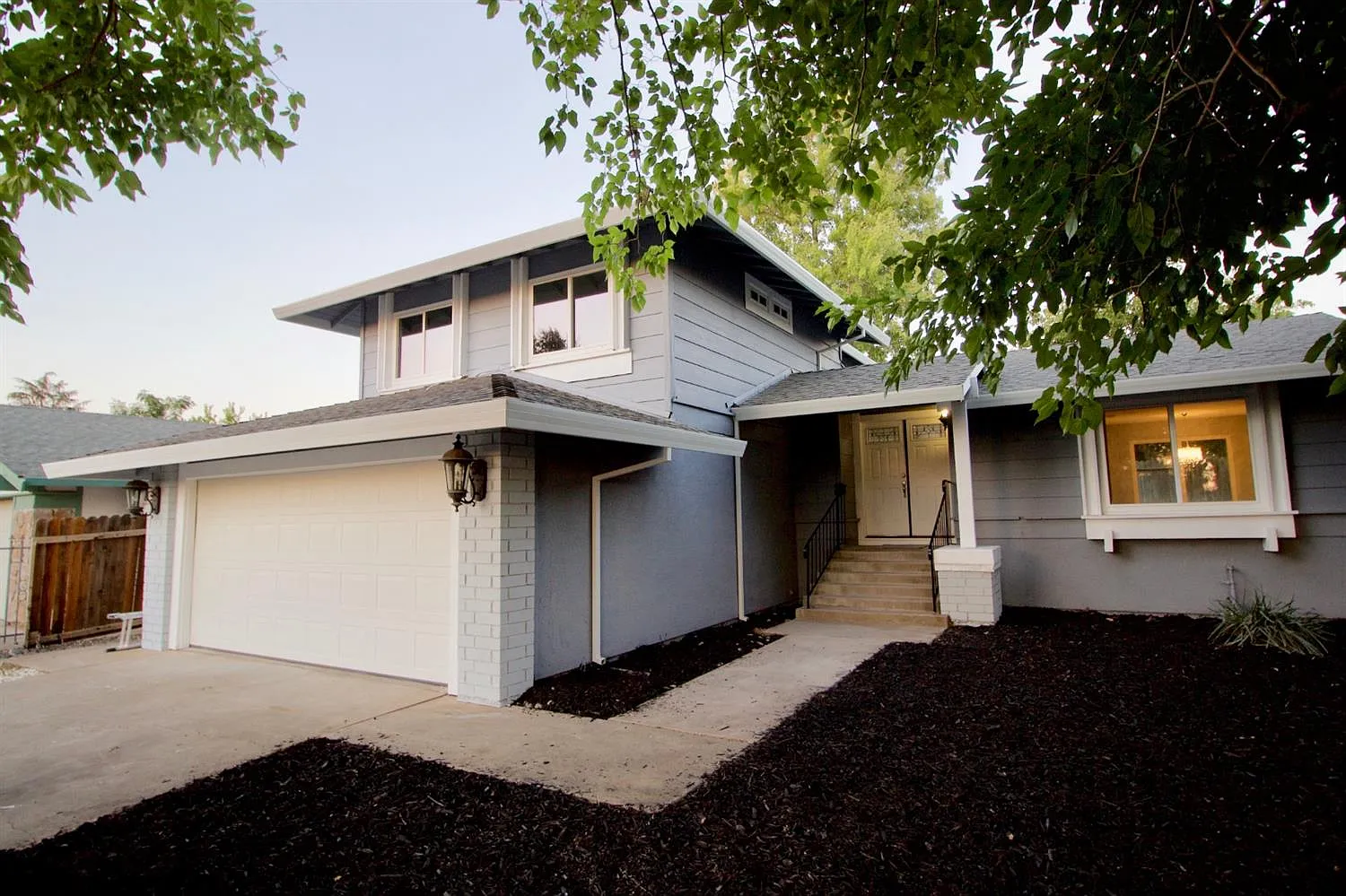3309 Hogarth Dr photo 1