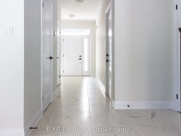 6 Dominique St — Photo 2