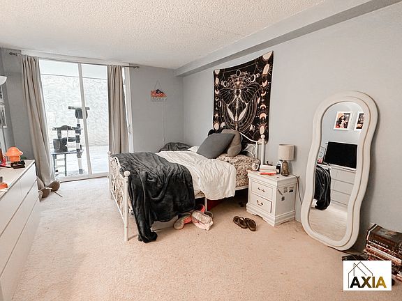 5th image of 805 29th St APT 105