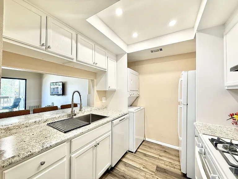 45546 Aladdin St #C202 — Photo 8