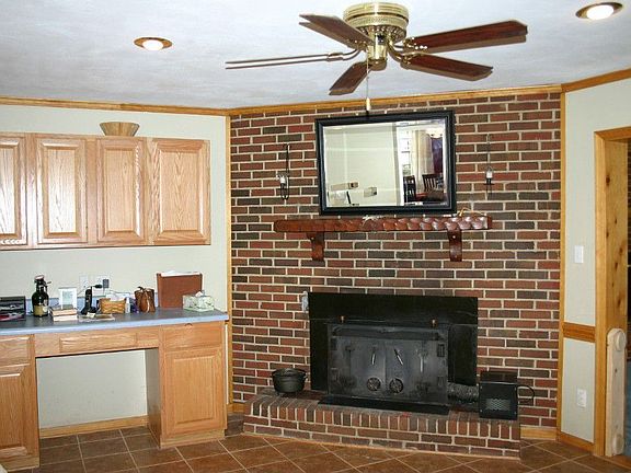 5th image of 308 Willard Dr