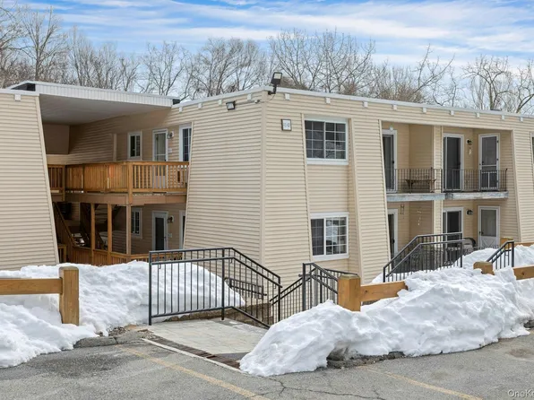 417 Fox Run Lane, Carmel, NY 10512