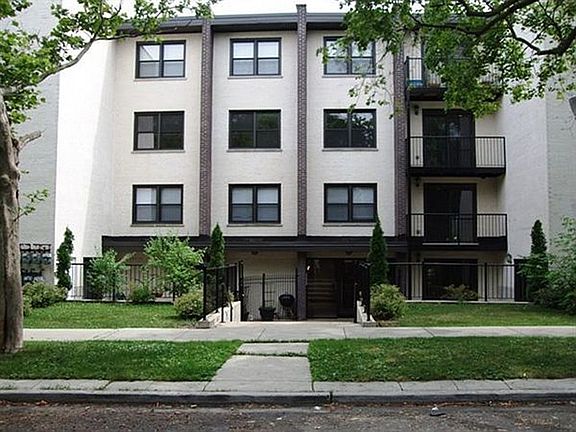 2nd image of 1711 W Jarvis Ave APT 205