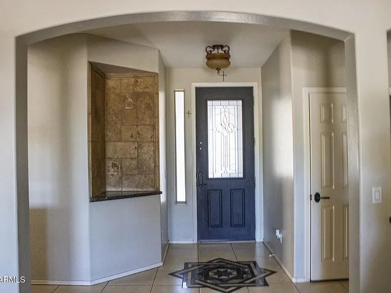 10321 W Windsor Ave — Photo 6