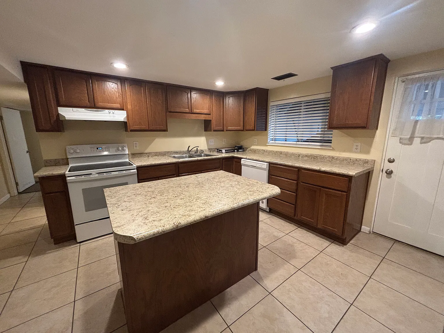 4160 S Highland Dr — Photo 1