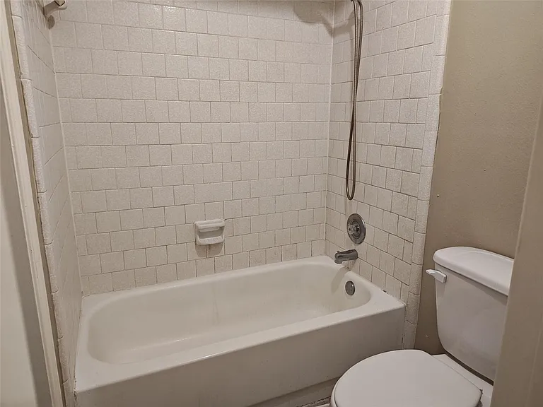 11514 Meadow Ln #D — Photo 23