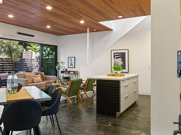 4th image of 2010 9th St